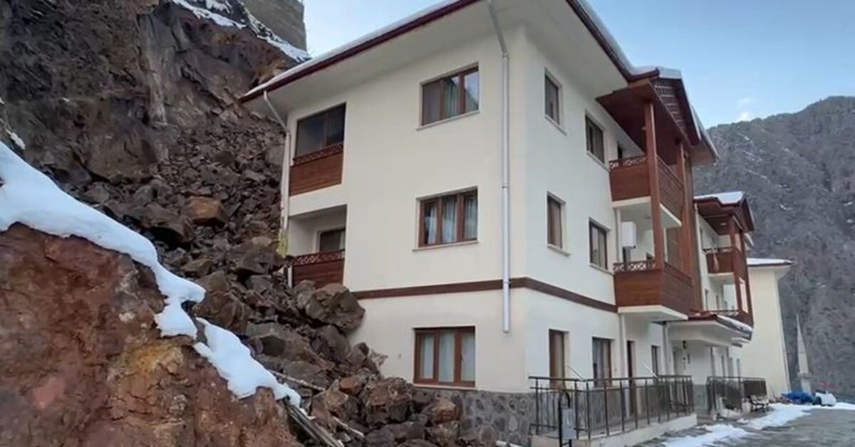 Artvin’de heyelan paniği