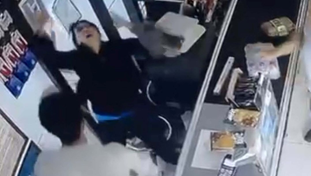 Bodrum’da zincir markette olay! Kasanın önünde saldırdı